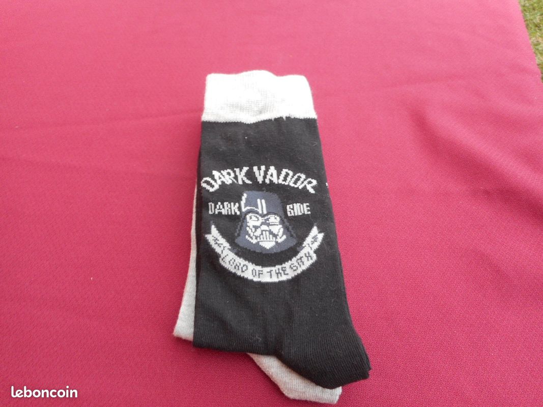 2 paires de chaussettes noire grise dark vador trooper (image 1)