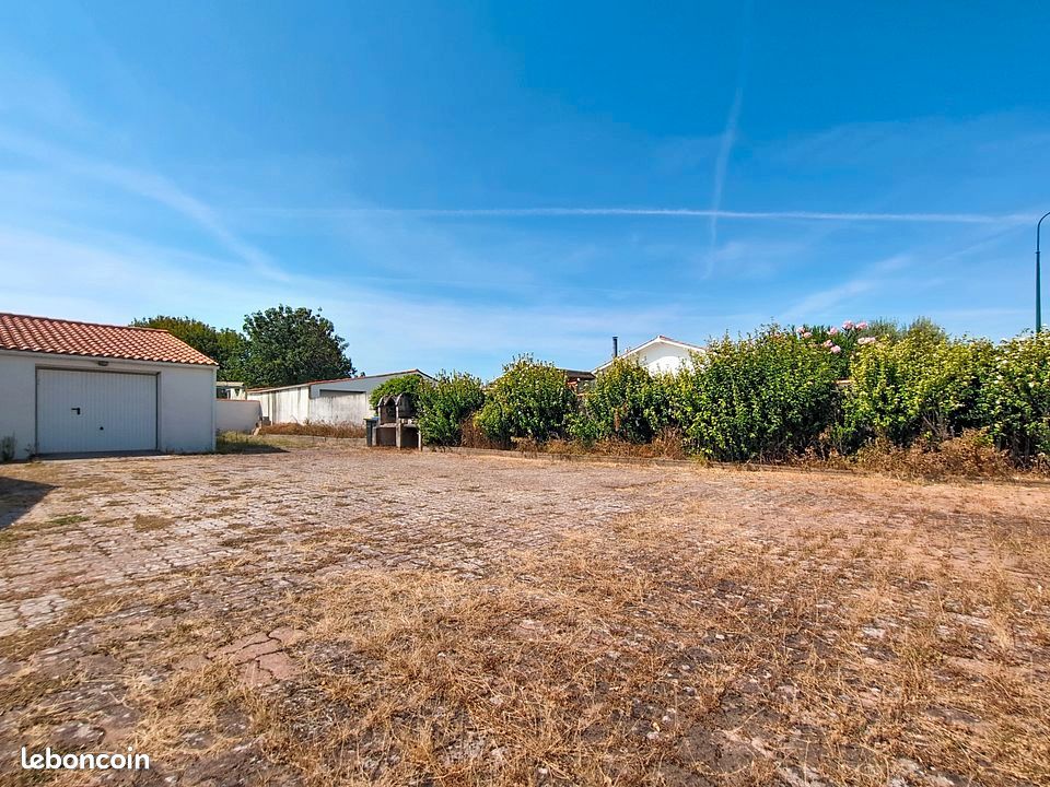 Terrain 335 m² · à Saint-Xandre · 335 m² · 140 000 €