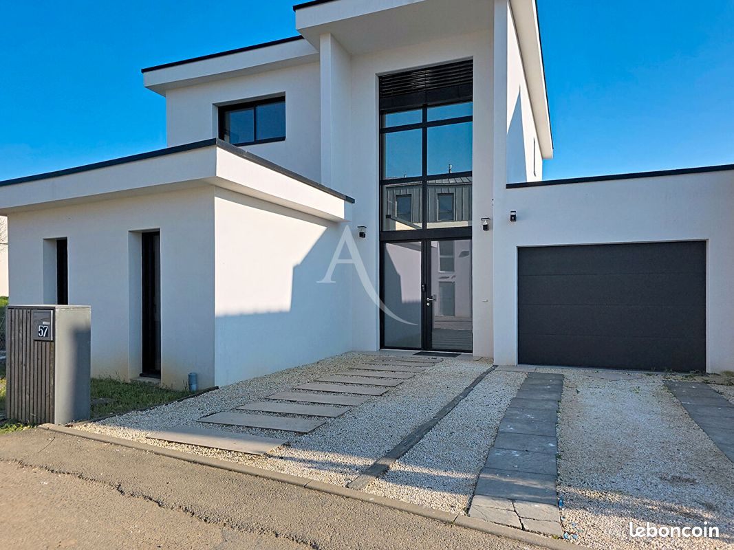Maison 6 pièces 157 m² · à Montreuil-Juigné · 157 m² · 488 000 €