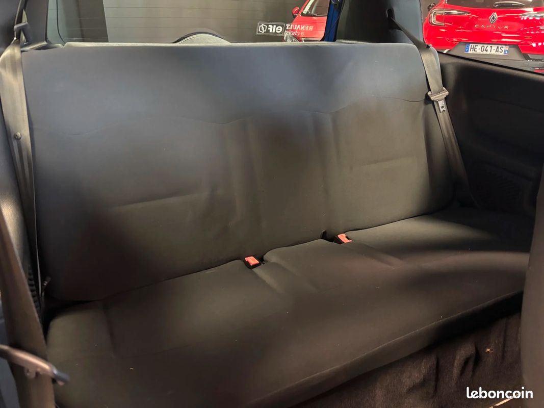 RENAULT CLIO 2.0i 16V Sport Jean Ragnotti (image 18)