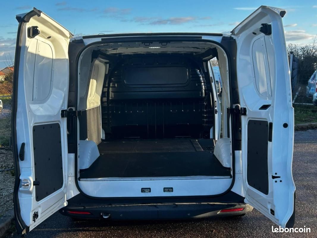 Maxus DELIVER7 Fg e- L1H1 77 kWh (image 12)