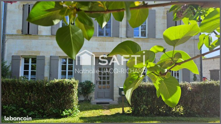 Propriété 6 pièces 194 m²