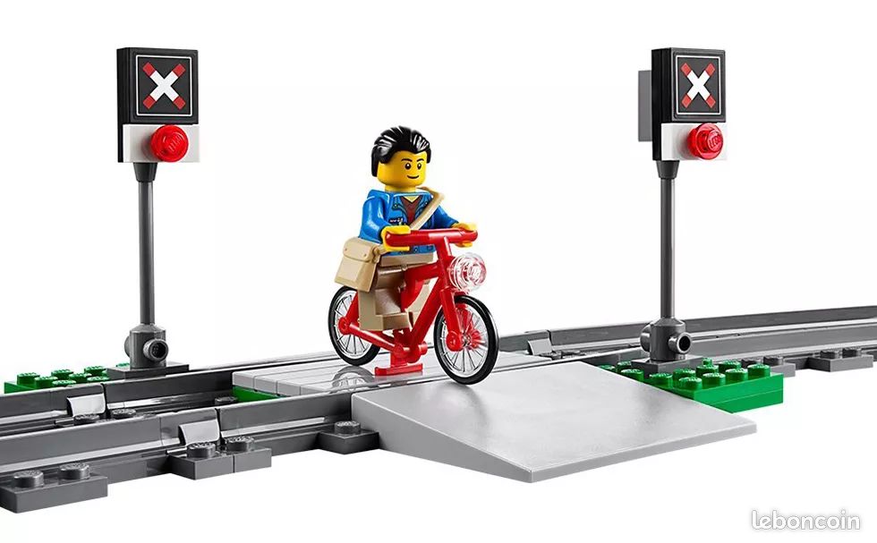 NEUF >>> LEGO City 60051 - Le Train de passagers ICE télécommandé (image 8)
