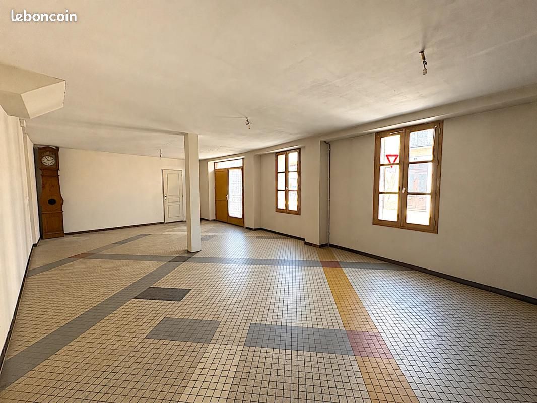 Maison 14 pièces 350 m² · à Aire-sur-l'Adour · 350 m² · 148 000 €