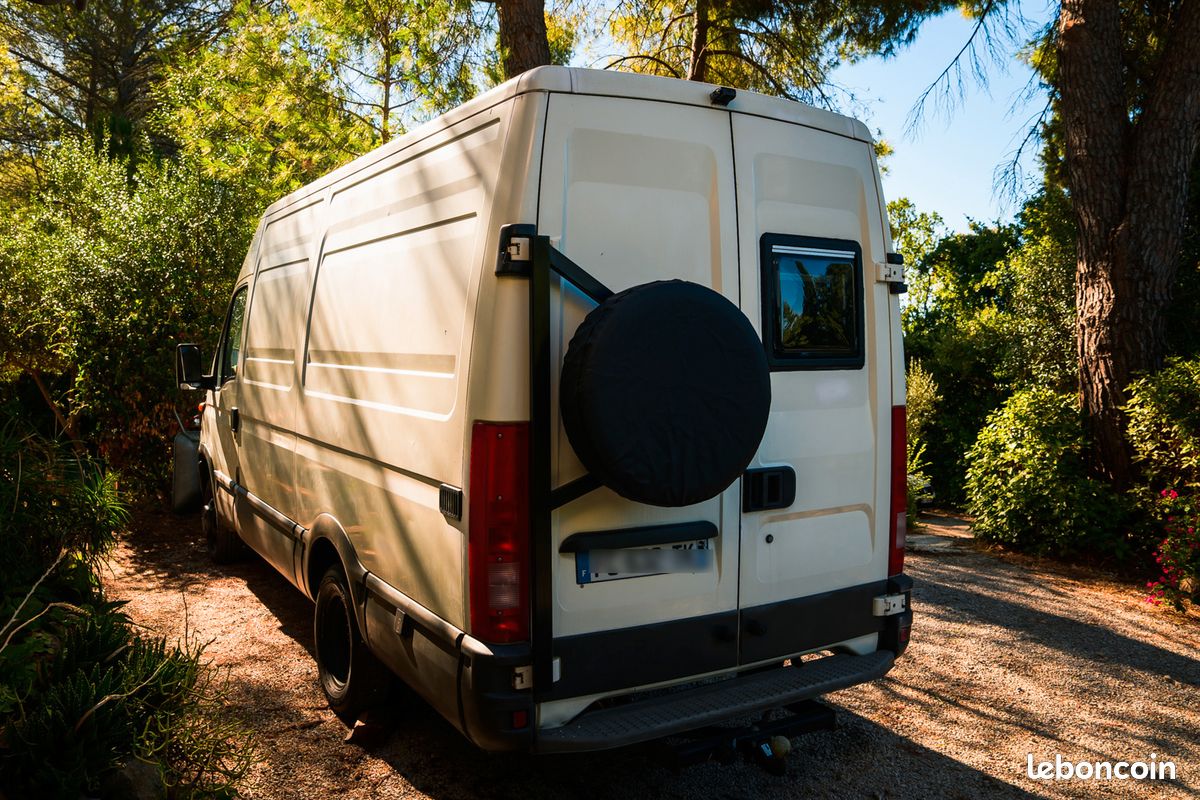 Iveco Daily 2.3 HPI – Van aménagé prêt à partir (image 2)