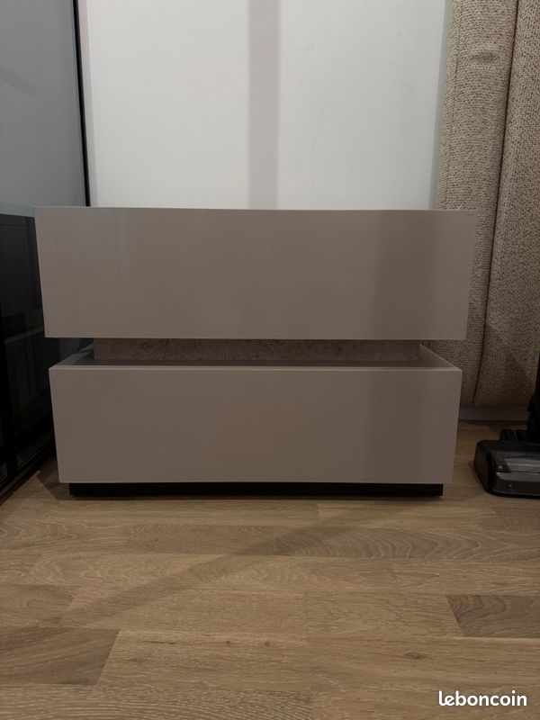 Coiffeuse et table de chevet (image 4)