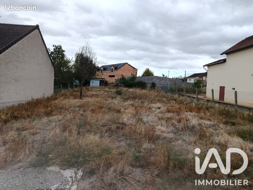 Terrain 670 m² · à Domérat · 670 m² · 32 000 €