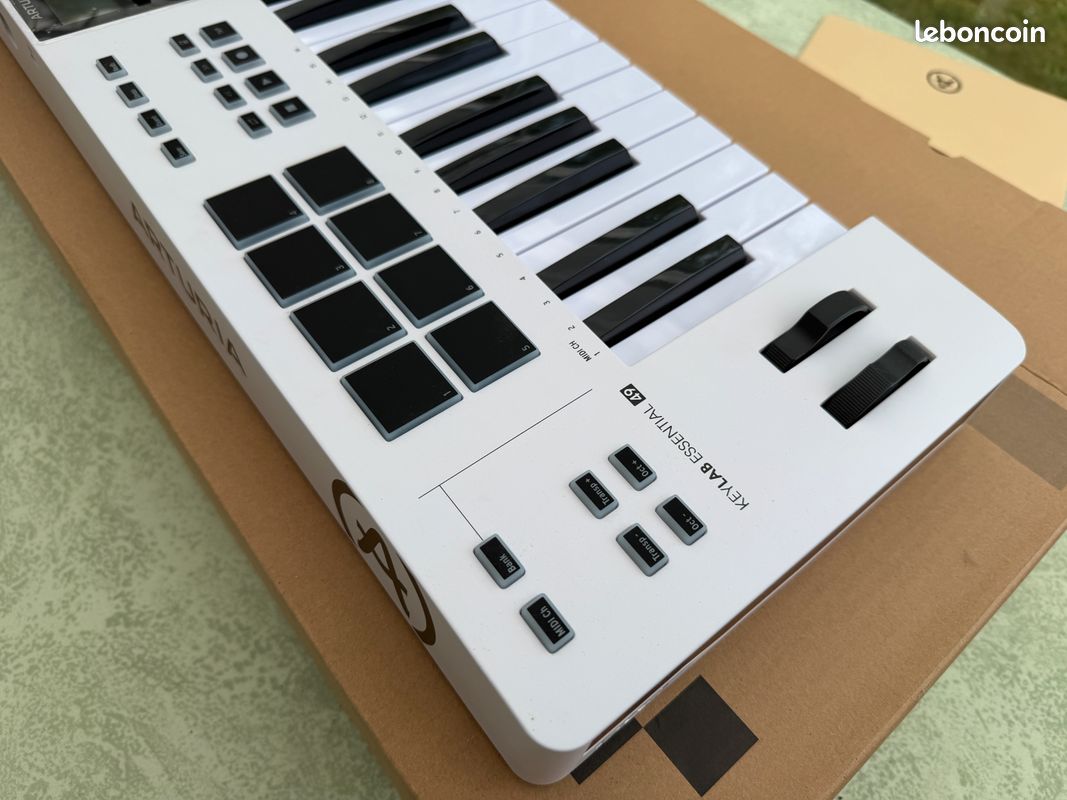 Arturia KeyLab Essential 49 MK3 White (image 7)