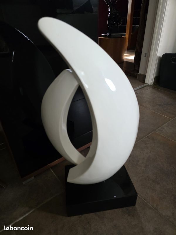 Sculpture abstraite “Voile” – Élégance et modernité (image 3)