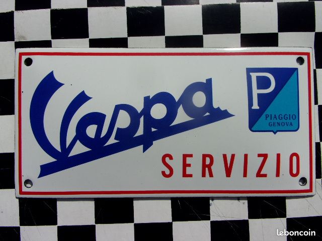 Plaque Métal Vespa Vintage – Italie 1970 – Pin-Up – 17,5 X 11,5 Cm