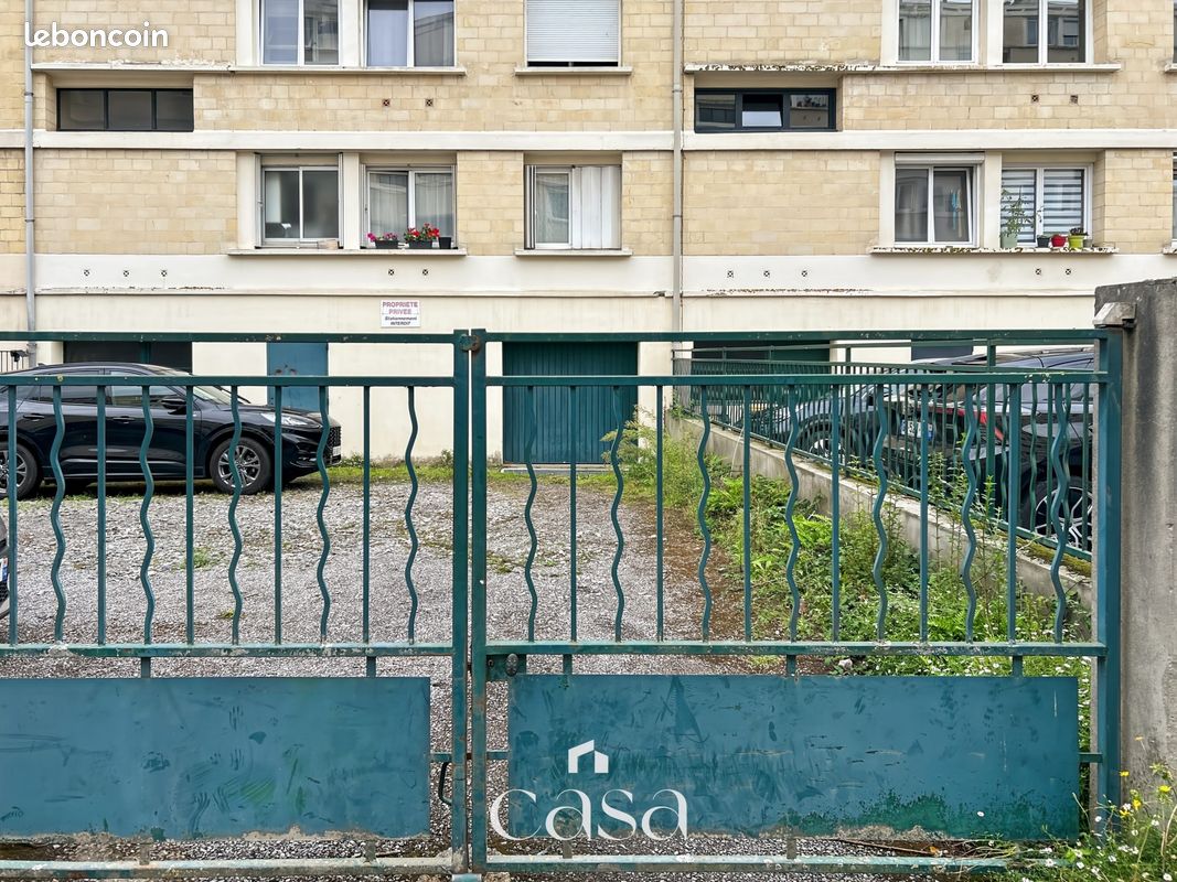 Parking 10 m² · à Caen · 10 m² · 110 €/mois