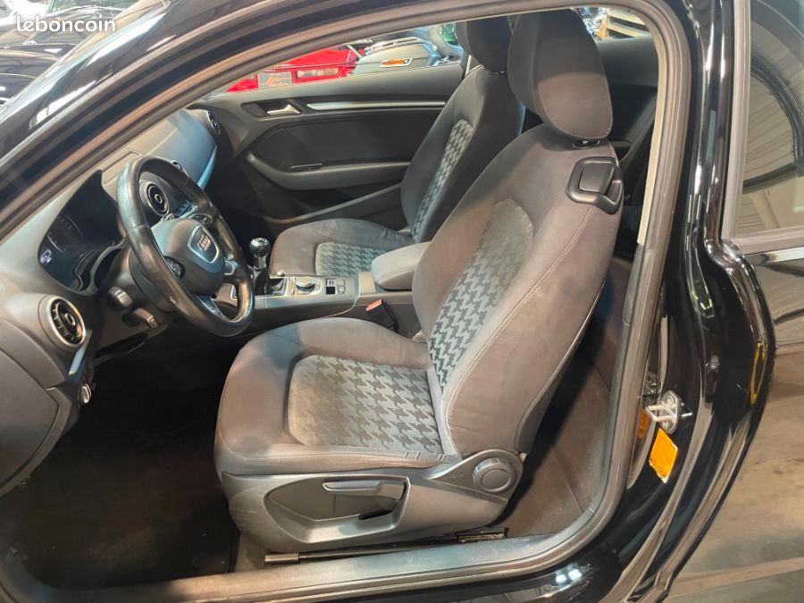 Audi A3 1.6 tdI 105 cv AMBIENTE 105cv 3P BVM (image 14)