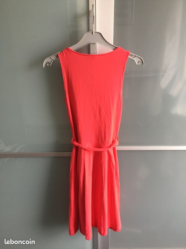 Robe rose corail avec ceinture, taille 34 (image 2)