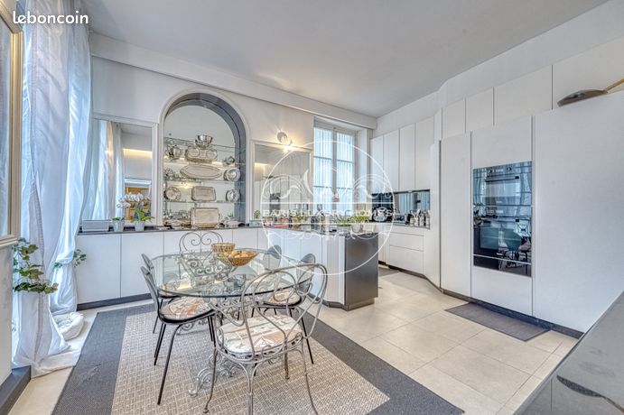 Appartement a louer paris-7e-arrondissement - 3 pièce(s) - 120 m2 - Surfyn