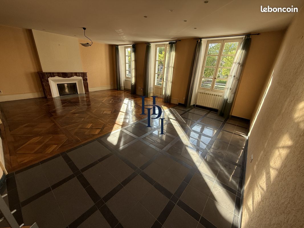 Maison 7 pièces 200 m² · à Saint-Affrique · 200 m² · 331 000 €