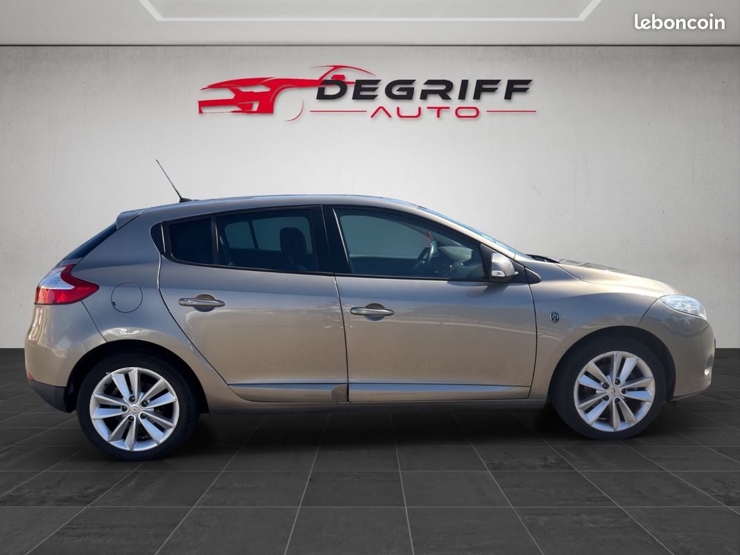 RENAULT MEGANE III BERLINE TCE 130 XV De France Euro 5 (image 4)