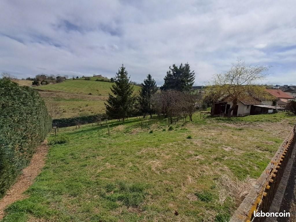 Terrain 1563 m² · à Saint-Flour · 1 563 m² · 49 100 €