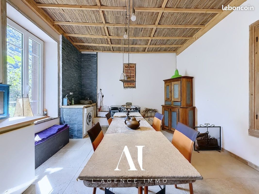 Maison 9 pièces 237 m² · à Chaley · 237 m² · 299 000 €
