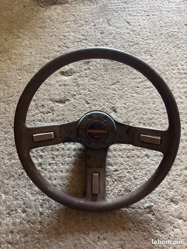 Volant 3 branche Marron Nissan Patrol K160 (image 1)