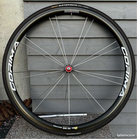 Roue Arrière Carbone Corima 32 WS+ – 28 Pouces – Frein Jante – Occasion
