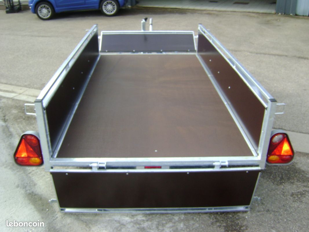 Plateau à ridelles en aluminium ou acier sur véhicule VL ou PL