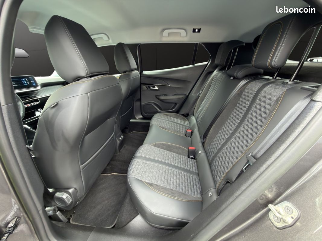 Peugeot 2008 BLUEHDI 130 EAT8 ROADTRIP (image 18)