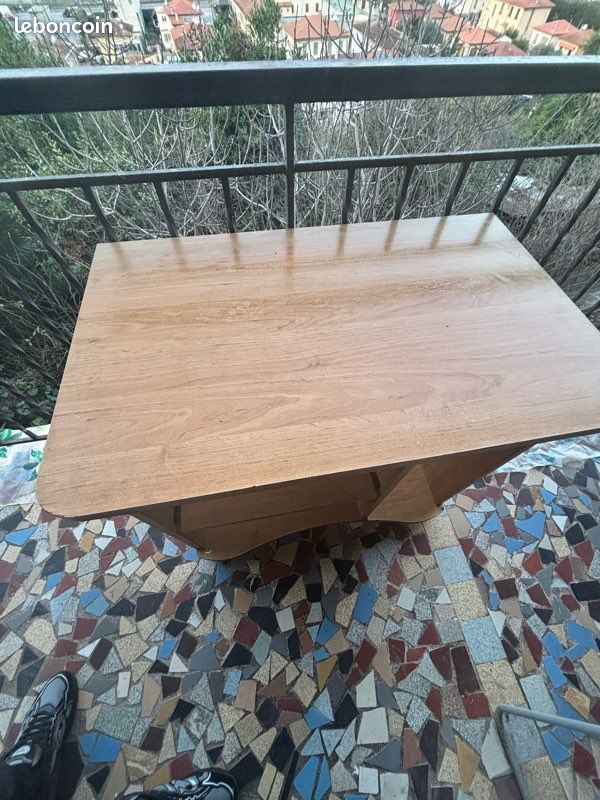 Bureau (image 2)