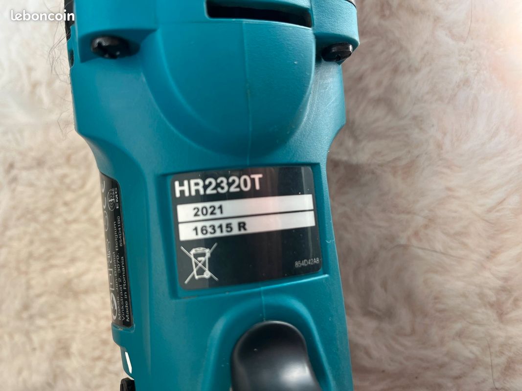 Makita HR2320T perforateur SDS+ 720W coffret alu complet 2021 — forets + accessoires (image 3)