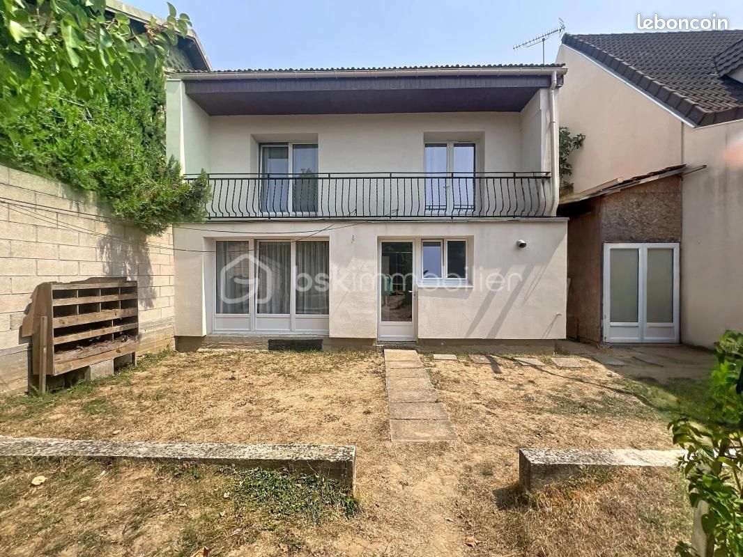 Maison 6 pièces 116 m² · à Ris-Orangis · 116 m² · 335 000 €