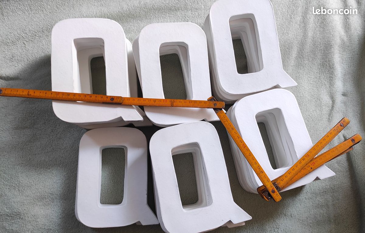 Important lot de lettres Décopatch 20,5cm en papier maché, blanches (image 3)