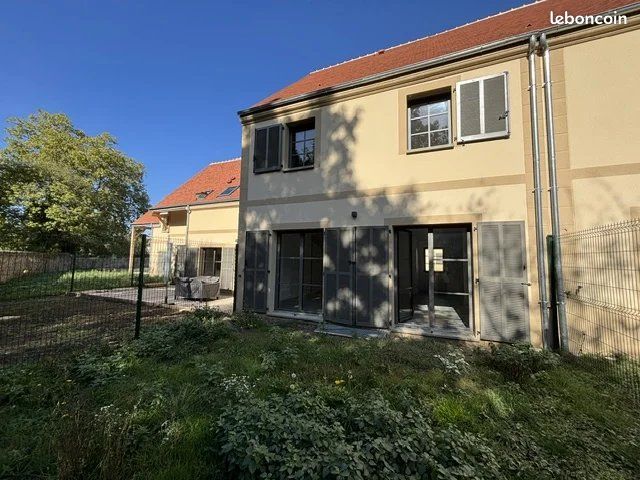 Maison 5 pièces 93 m² · à Fontenay-Trésigny · 93 m² · 302 000 €