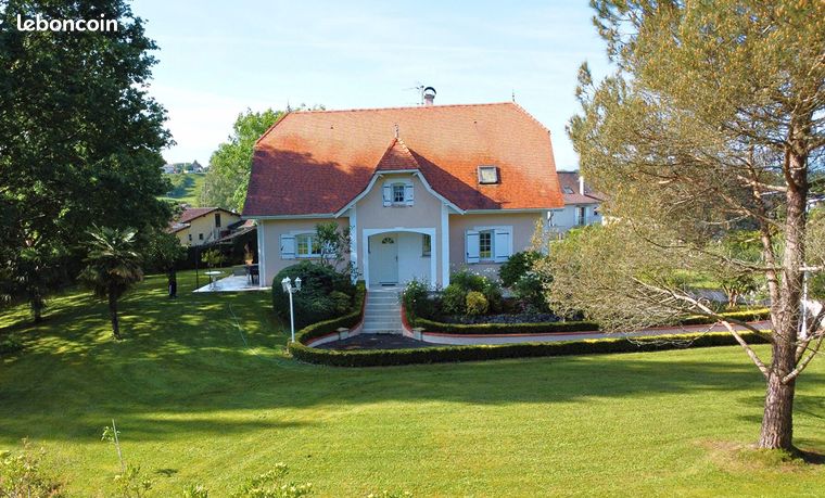 Propriété 7 pièces 170 m²