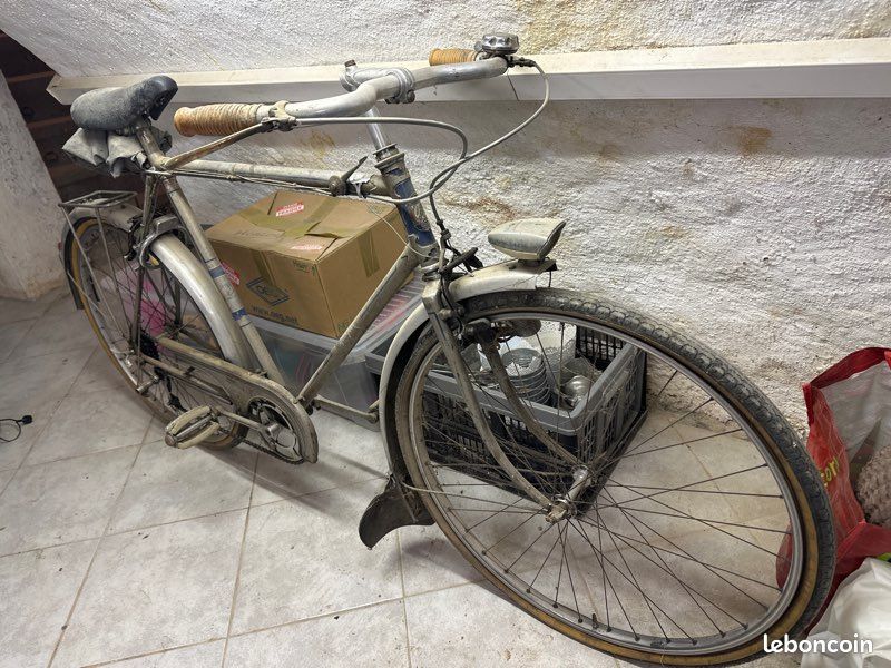 Pédalier Ancien De Vélo Avec Axe Cannelé Italien Et Dérailleur Simplex - Occasion - France