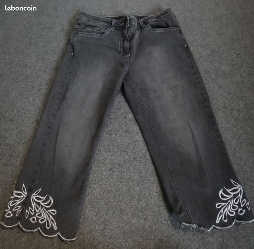 Pantacourt jean gris Broderie Blanche Porte Taille 38
