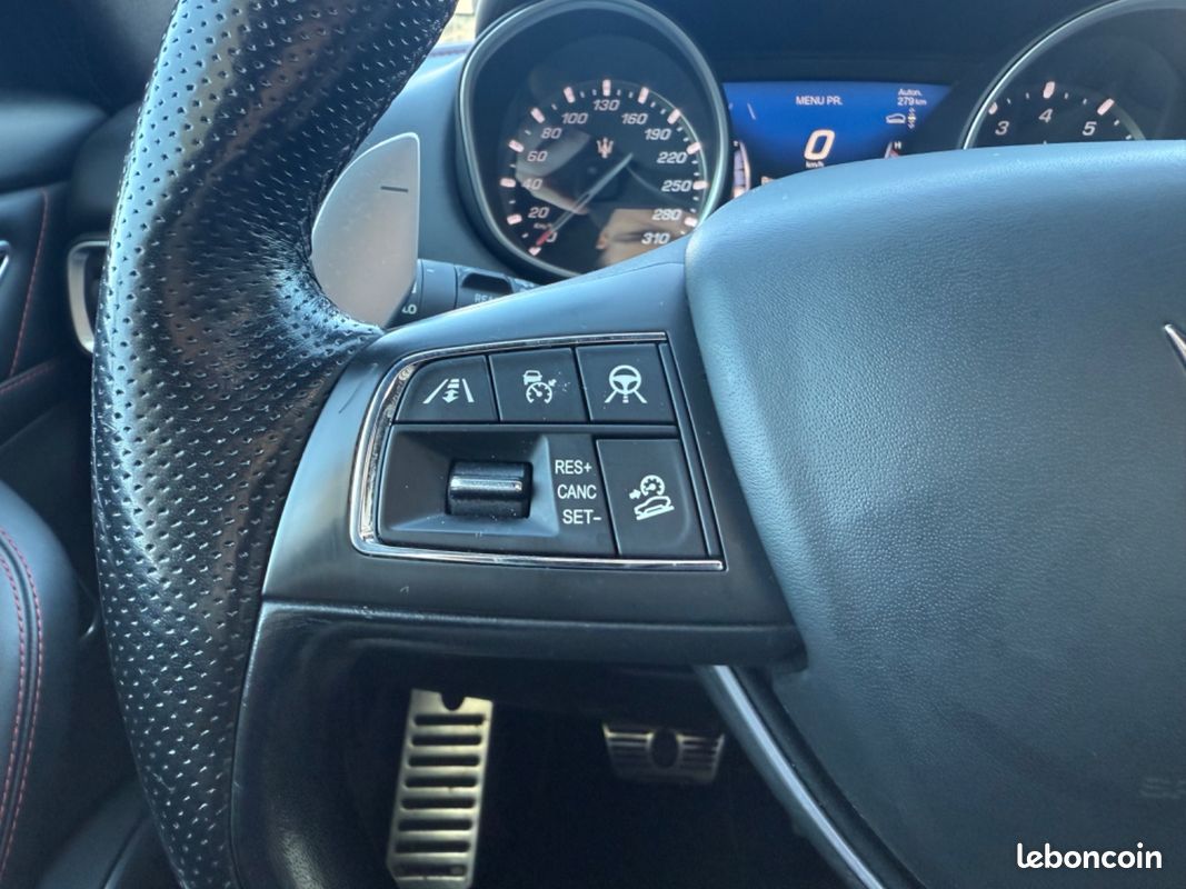 MASERATI LEVANTE 3.0 V6 Bi-Turbo 350 Q4 GranSport (image 28)