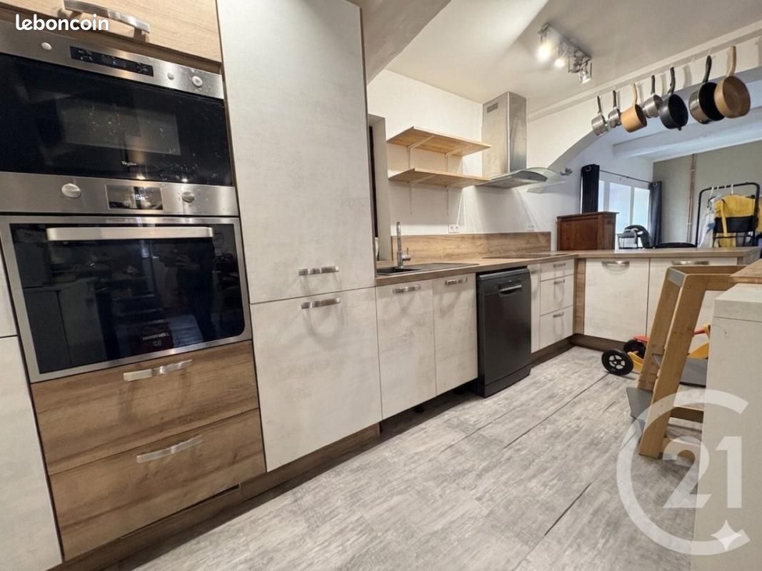 Maison 4 pièces 111 m² · à Val-Mont · 111 m² · 145 000 €