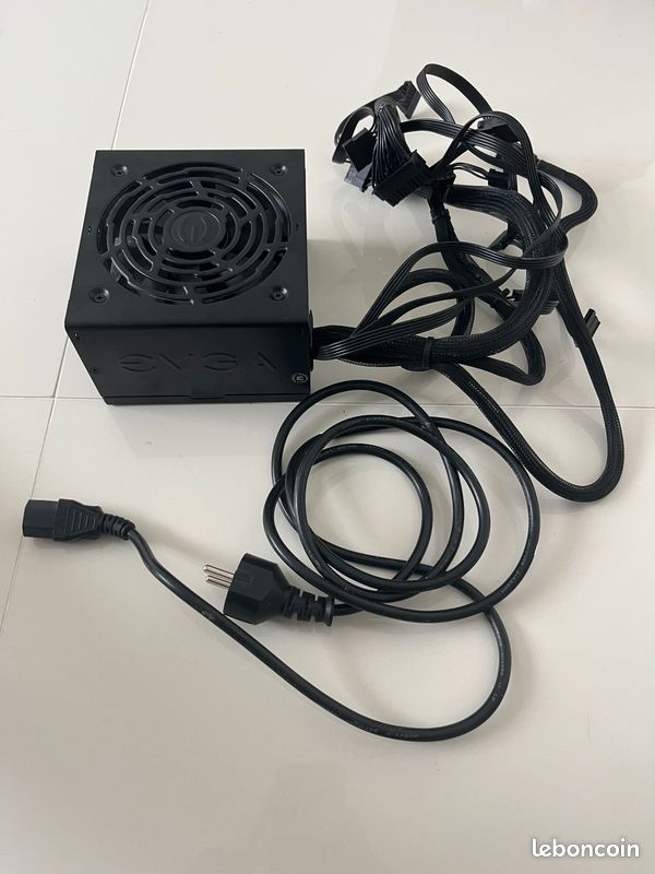FUENTE DE ALIMENTACIÓN EVGA 600W, ATX, 600 WATT, 80 PLUS