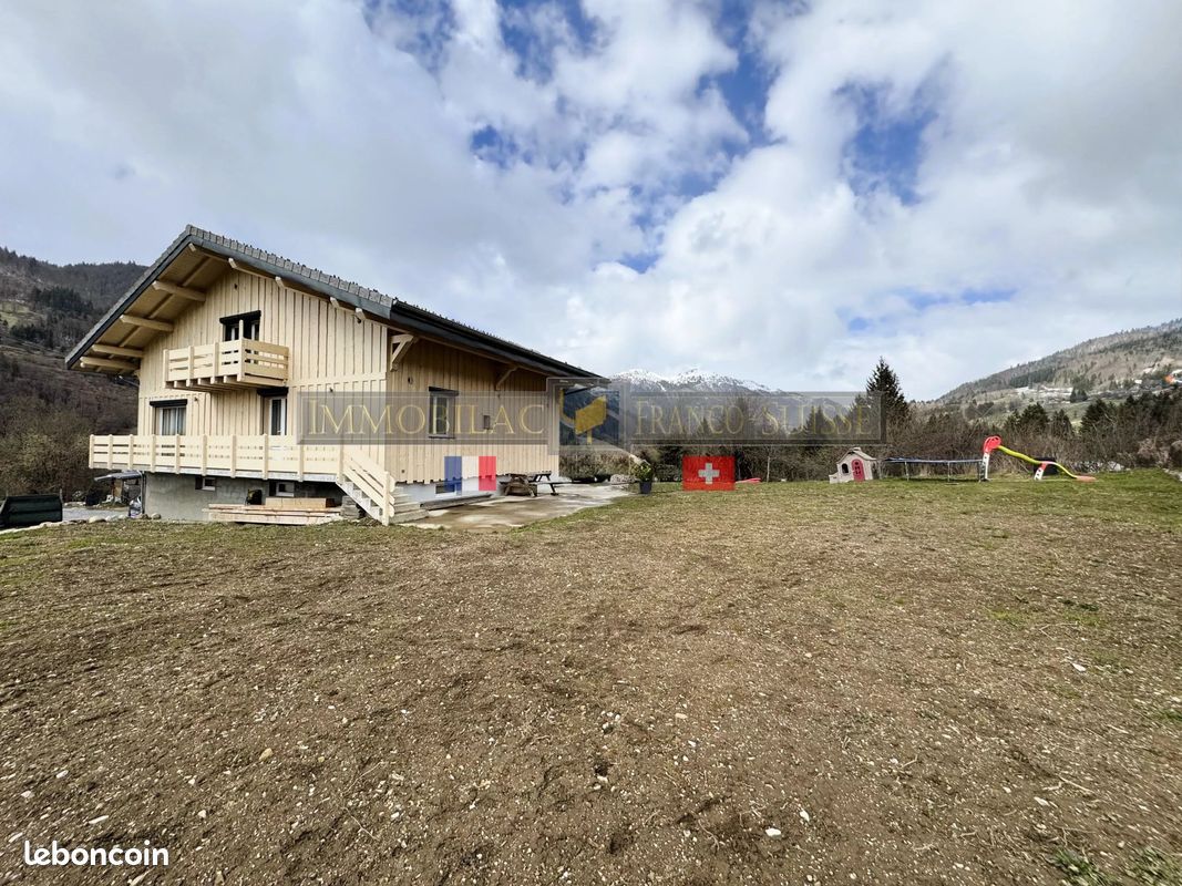 Maison 8 pièces 300 m² · à Onnion · 300 m² · 650 000 €
