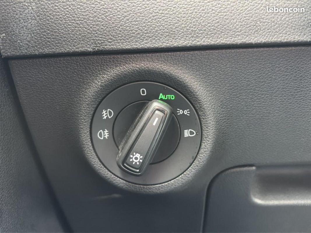 SKODA KAROQ 1.5 tsi 150 selection dsg7 (image 26)