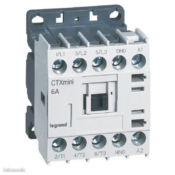 Mini-contacteur de puissance CTX³ 3 pôles 6A - Legrand 4 170 00 (image 1)