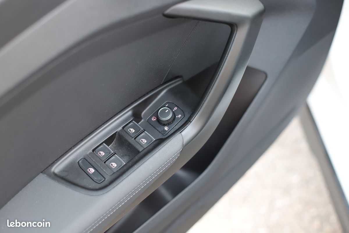 AUDI A1 ALLSTREET 30 tfsi 110 ch s tronic 7 design luxe (image 28)