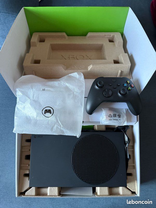 Microsoft Xbox Series S 1To – Noir – Ouverte Mais Jamais Utilisée