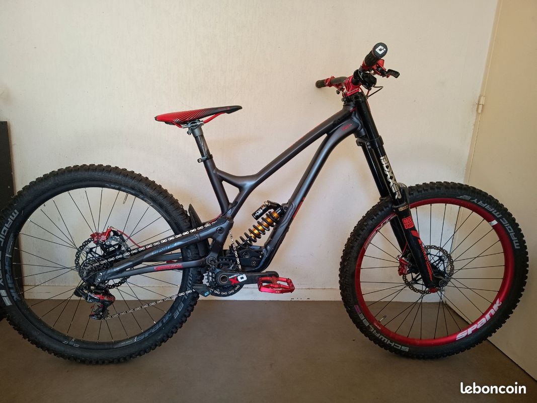 Dh V4 Vtt Commencal Supreme VTT Commencal Supreme DH V4 Vélos