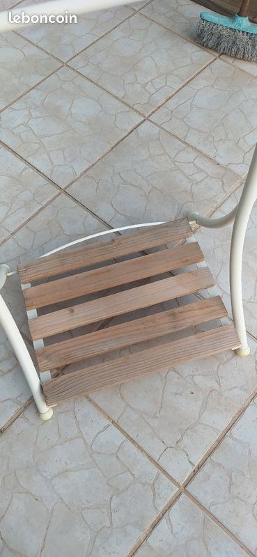 Porte serviette sur pied (image 3)