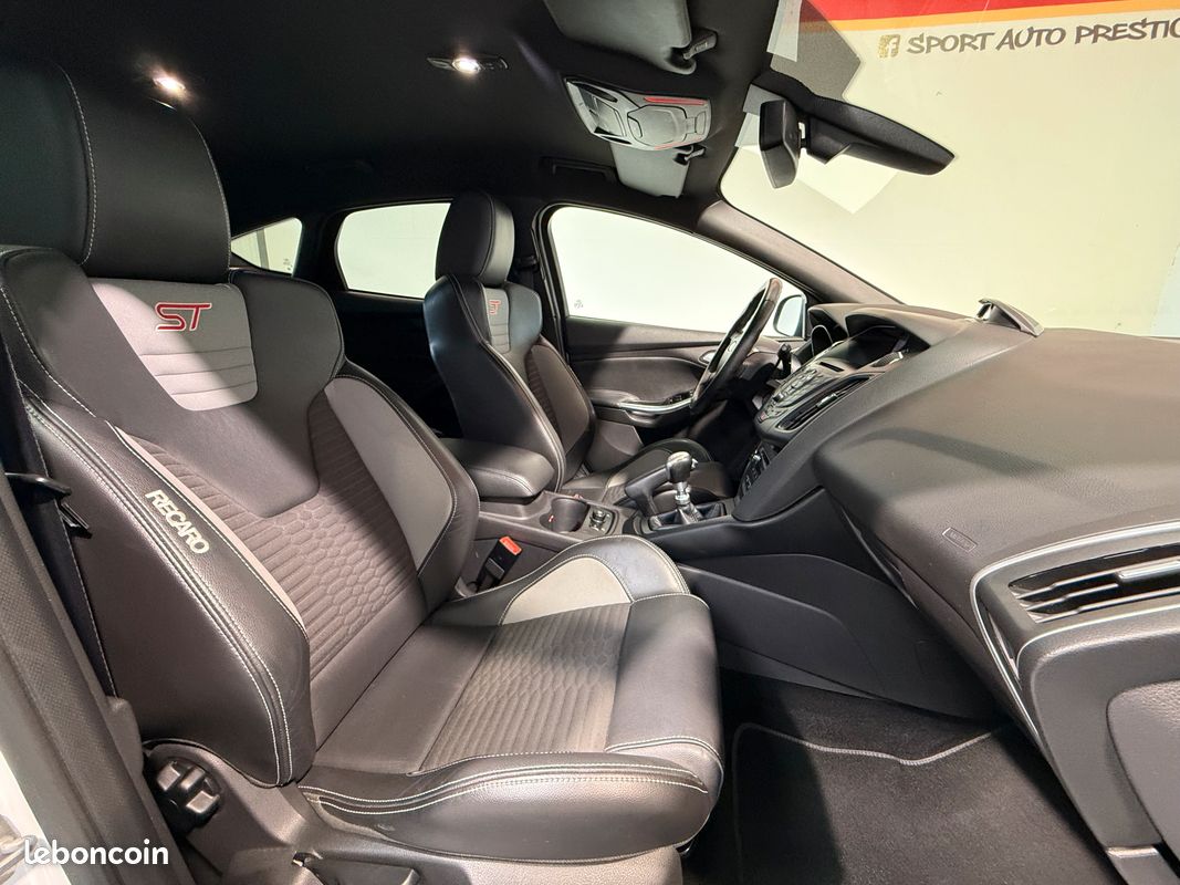 PROMO Focus st 250 cv ( visio et livraison possible ) (image 4)