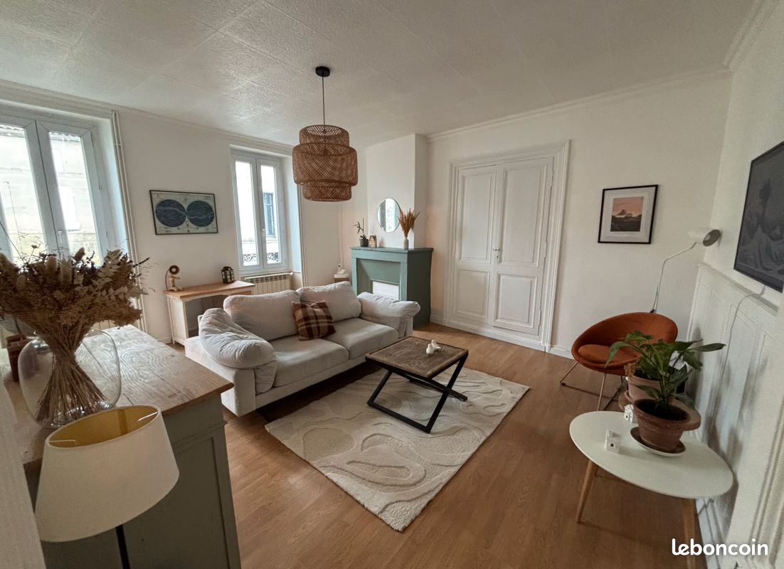 Maison 6 pièces 100 m² · à Cognac · 100 m² · 1 000 €