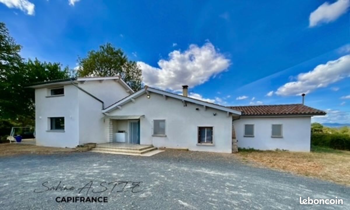 Maison 5 pièces 136 m² · à Montceaux · 136 m² · 425 000 €