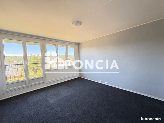Appartement 3 pièces 55 m² · à Saint-Aubin-lès-Elbeuf · 55 m² · 650 €