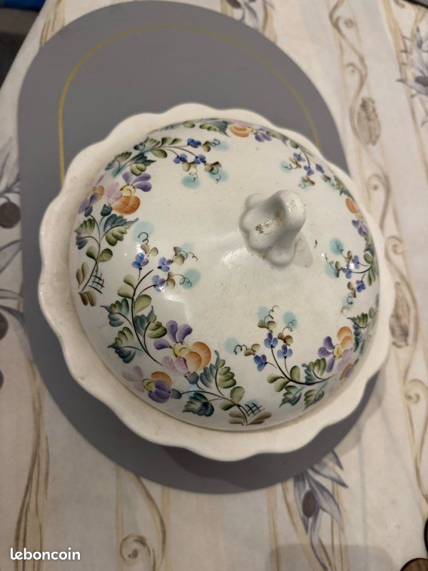 Soupière très ancienne avec son couvercle (image 3)