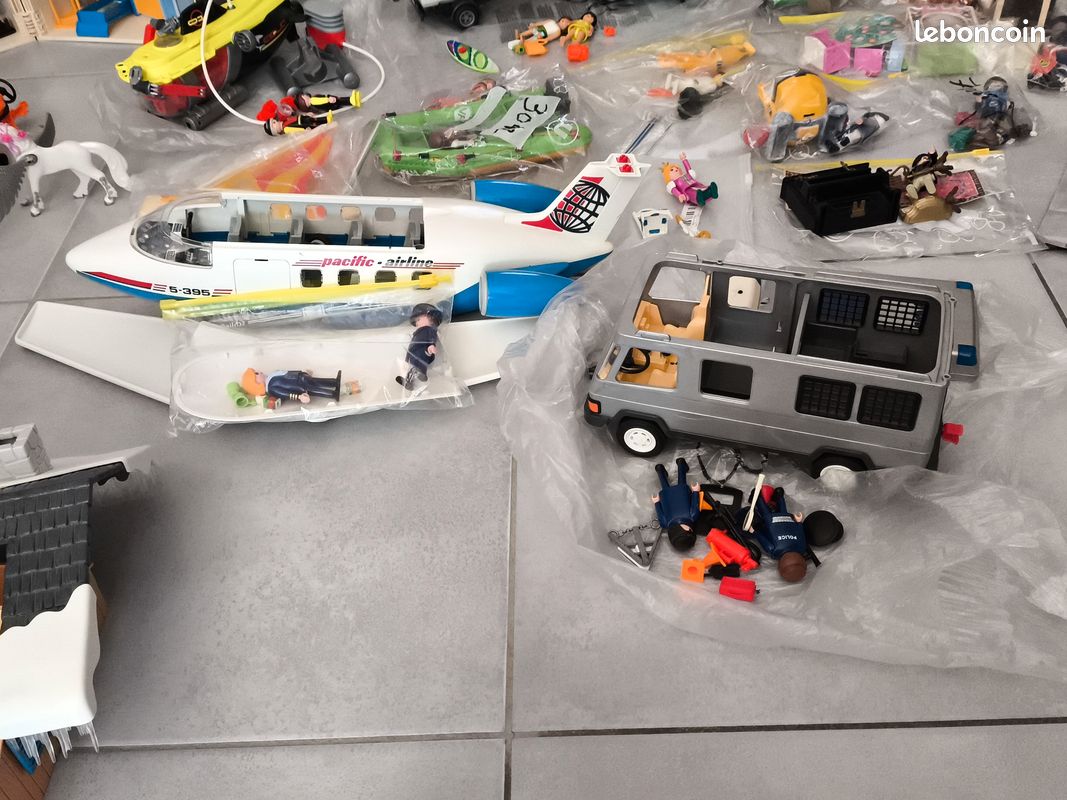 Playmobils (image 4)